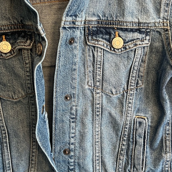 GAP Light Wash Blue Denim Jacket for Kids - Picture 3 of 6